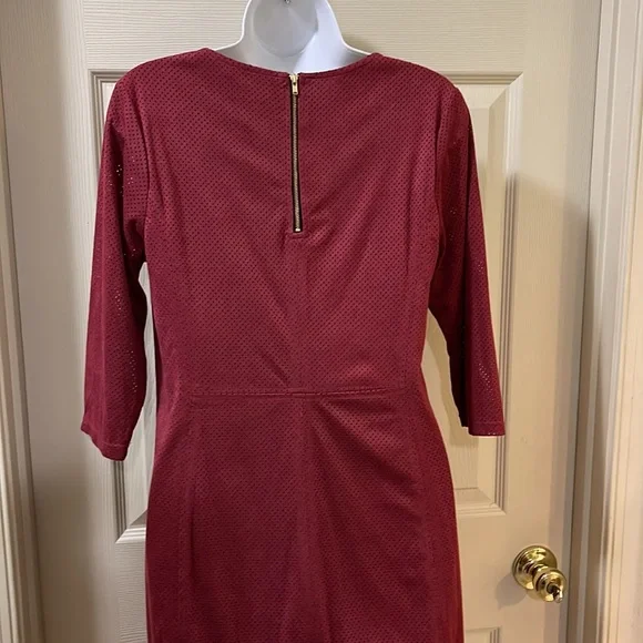 size 6 fitted womens dress. Burgundy red. Vegan suede. Luxology brand. - Picture 3 of 3